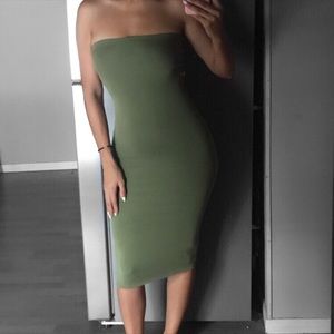 🌴GREEN BACKLESS DRESS🌴